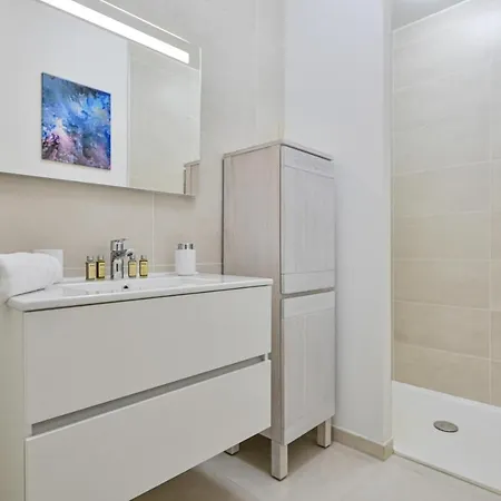 T2 Neuf A4 Rdj-piscine-acces Direct Plages Et Centre Village- *